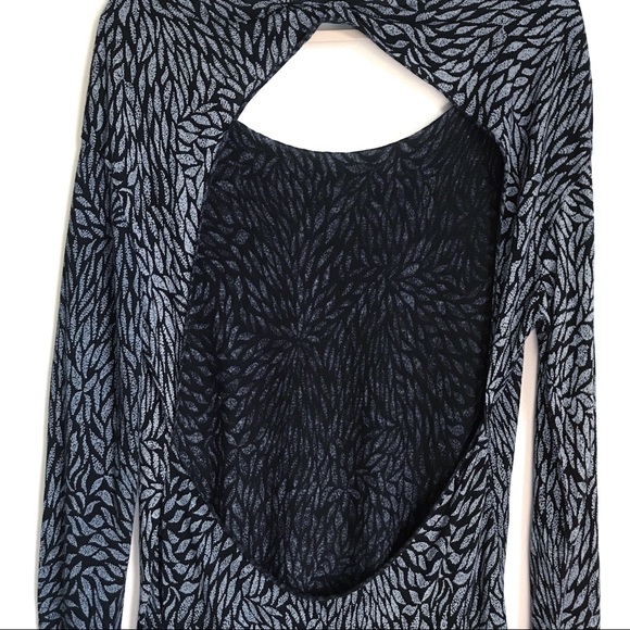 Revolve Indah Leaf Print Open Back Oversized Slouchy Top Women’s S/M Blue - Picture 6 of 14